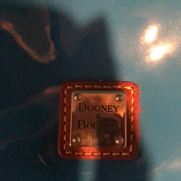 Dooney and Bourke wristlet - Picture 2 of 4